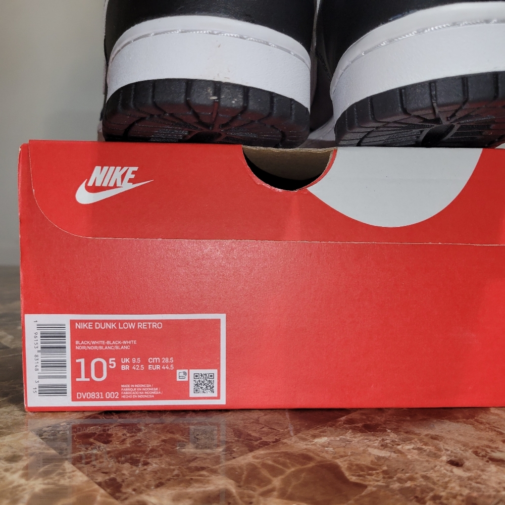 Nike Dunk Reverse Panda Size 10.5 Men - Picture 8 of 8